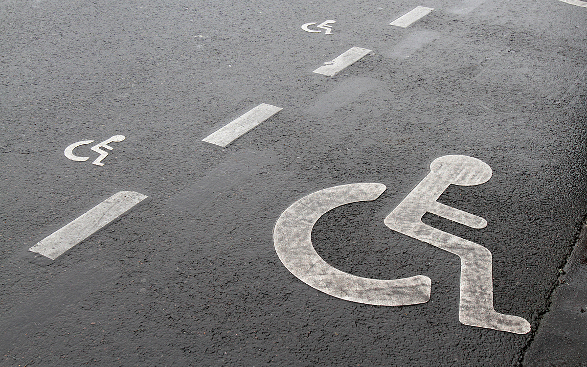 Stationnement handicapé – AUTONOME